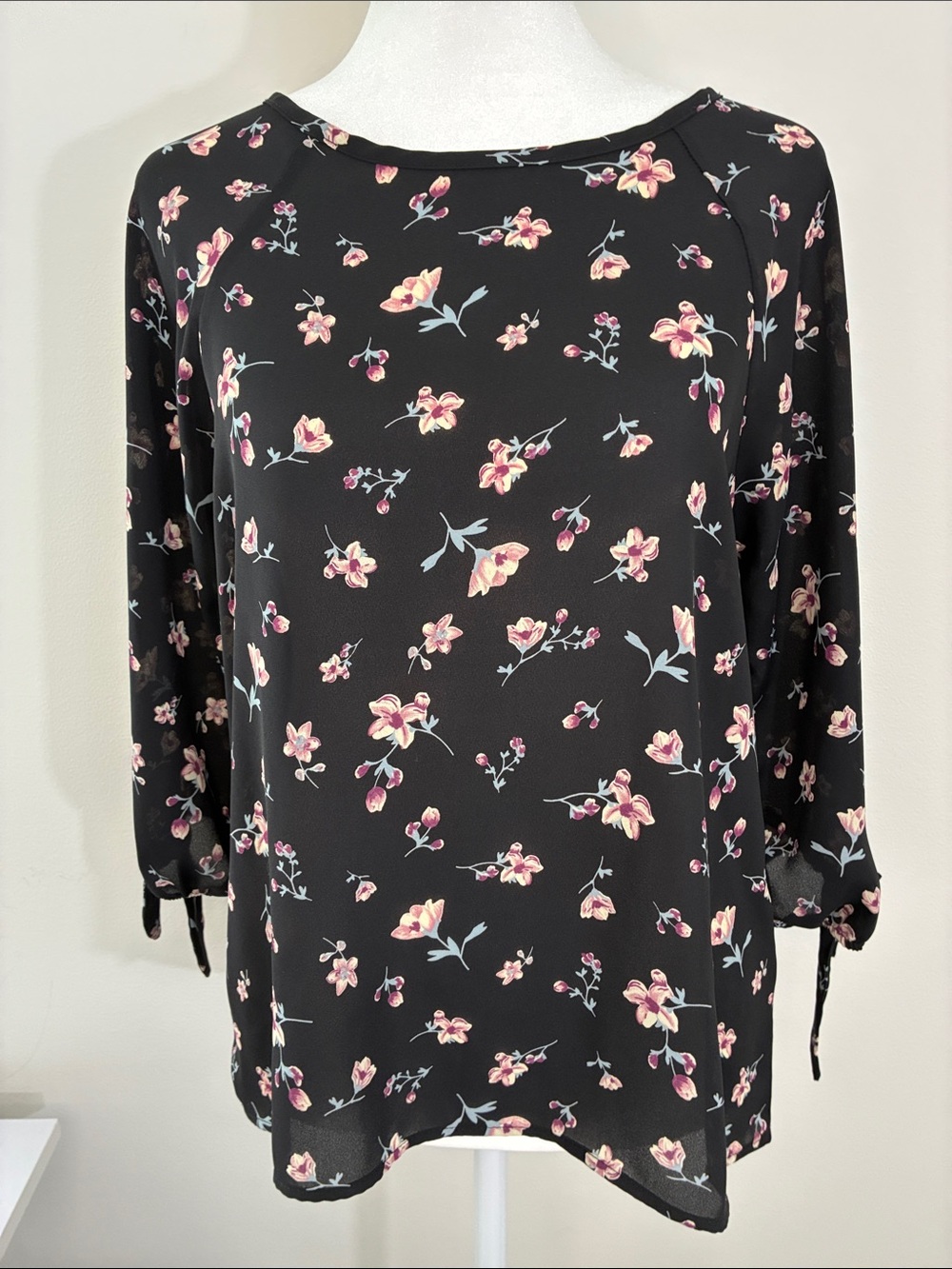 Papermoon Women’s Black Floral blouse XS
